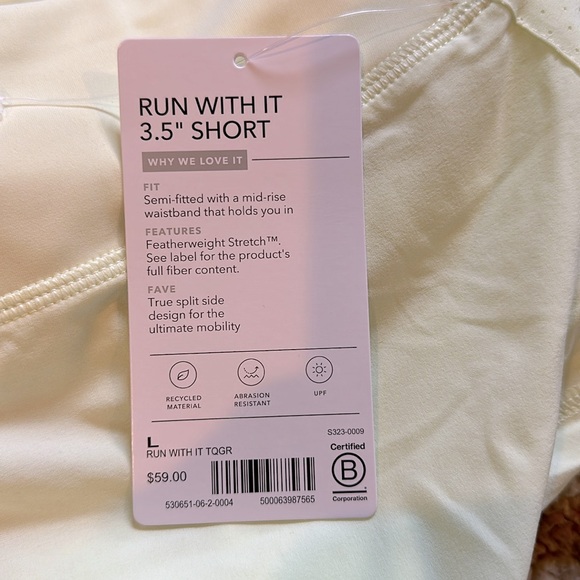 Athleta Run With It 3.5” Short in Tequila Green. New with tags, size Large. - Picture 7 of 8